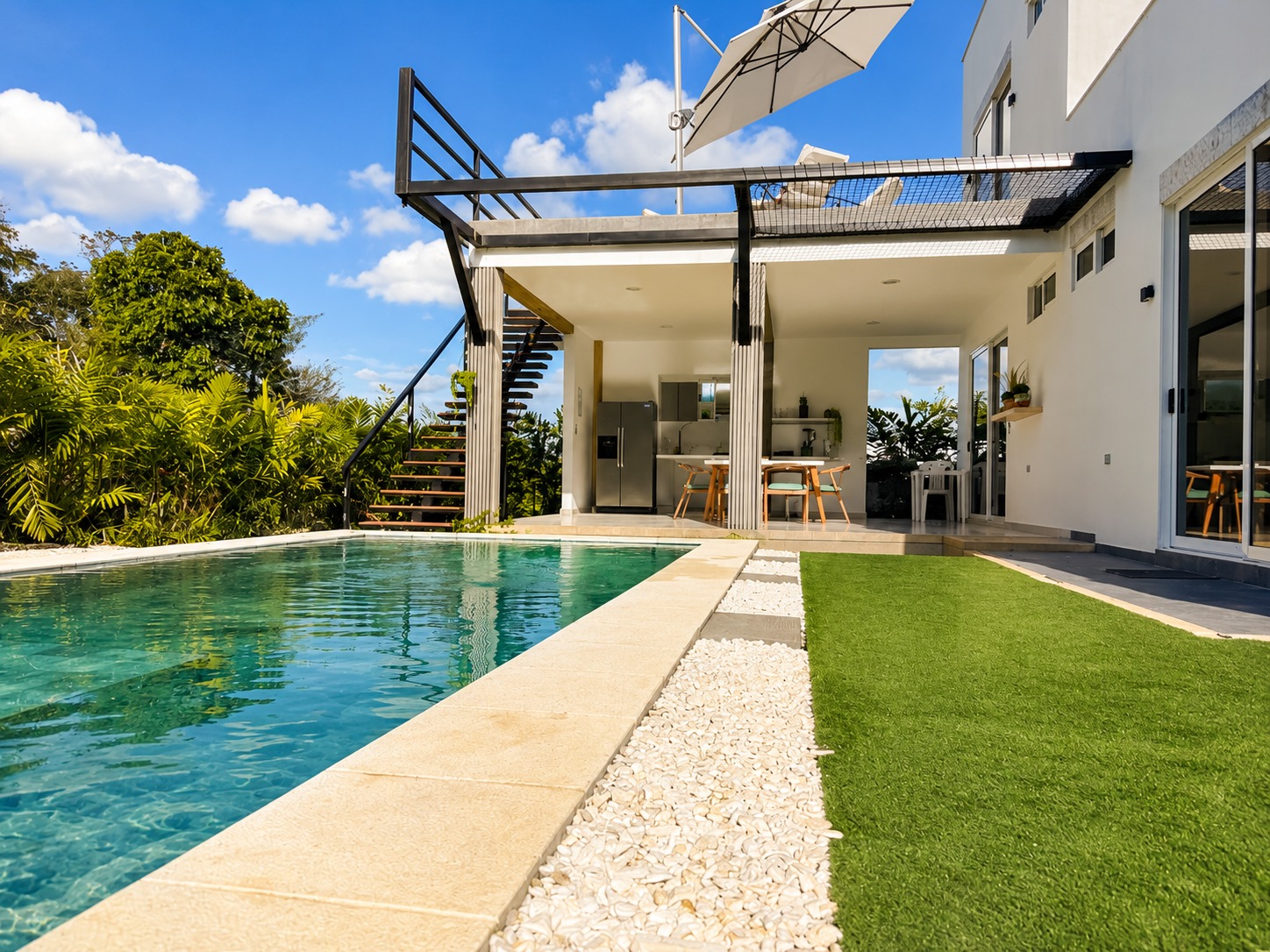 Casa de Diseño Moderno con Piscina Privada | Un espacio creado para desconectarte y disfrutar 15