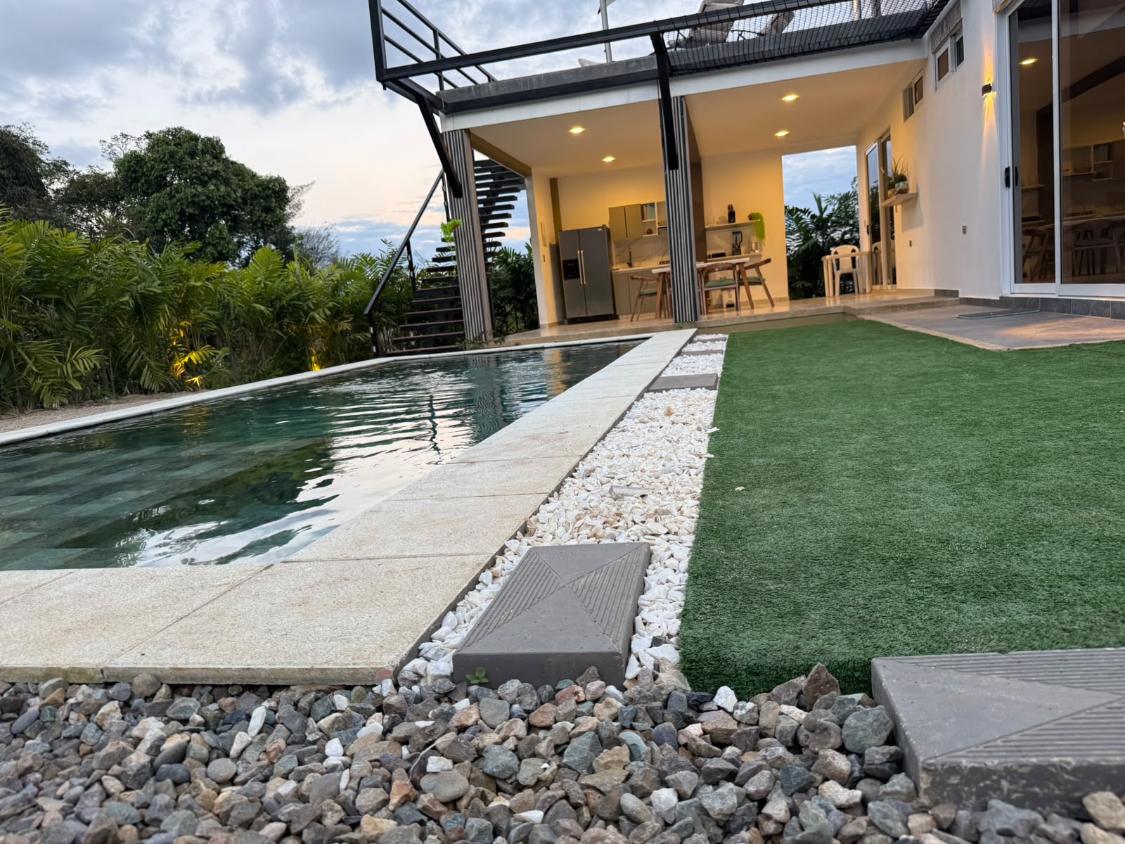 Casa de Diseño Moderno con Piscina Privada | Un espacio creado para desconectarte y disfrutar 20